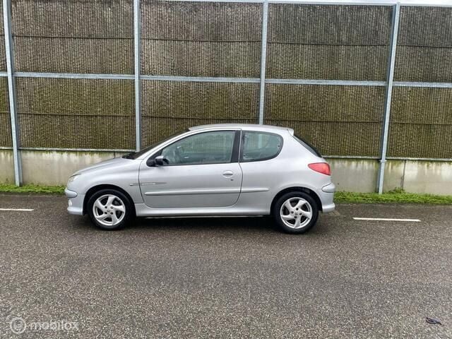 Occasion Peugeot 206 88 PK (64 kW) 2004 Grijs Hatchback
