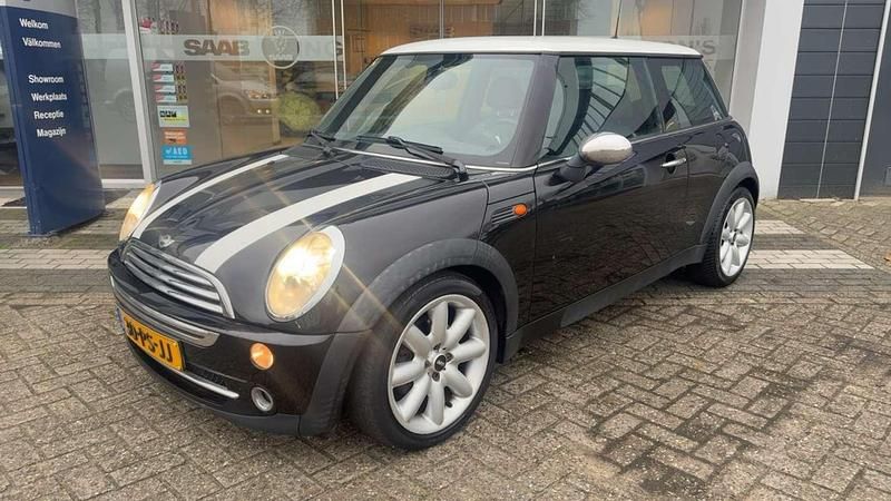 Zwart Gebruikt 2004 Mini Cooper Chili Hatchback | € 3.950 (Eerlijke prijs) - Afbeelding 1/4
