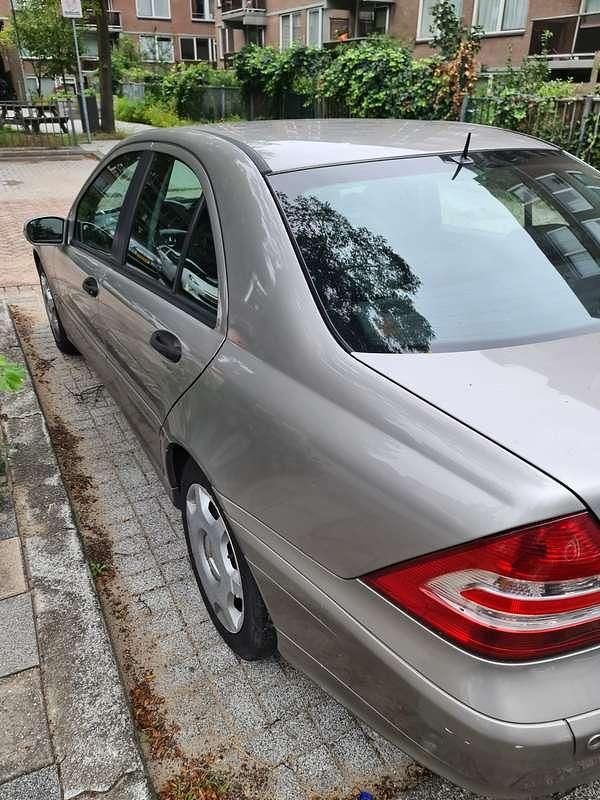 Gebruikt 2005 Mercedes C200 Classic Sedan | € 4.500 (Iets duurder) - Afbeelding 1/4