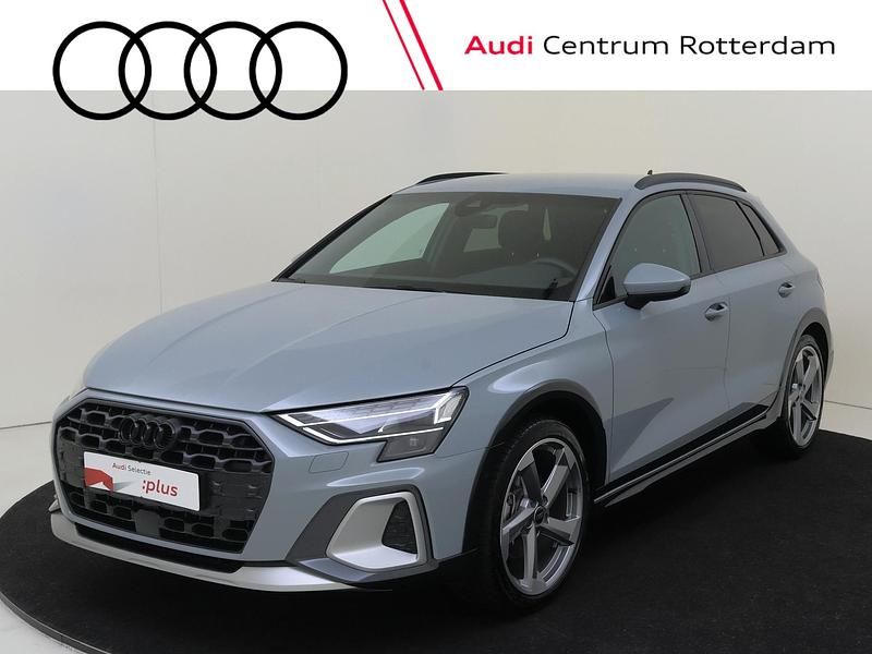 Grijs Gebruikt 2024 Audi A3 Advanced Hatchback | € 39.950 (Duur) - Afbeelding 1/4