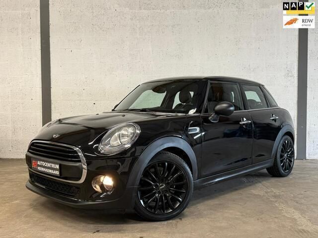 Zwart Gebruikt 2015 Mini ONE Business Hatchback | € 13.950 (Eerlijke prijs) - Afbeelding 1/4