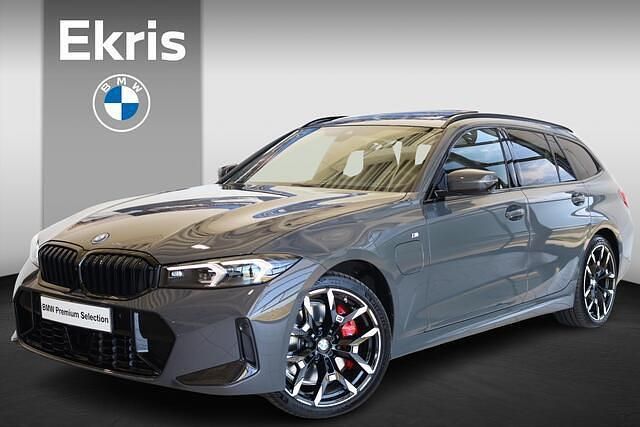 Grijs Gebruikt 2025 BMW 330 M Sport Stationwagen | € 75.067 - Afbeelding 1/4