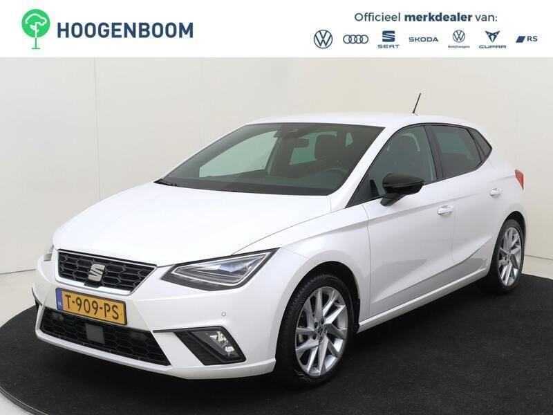 Wit Gebruikt 2023 Seat Ibiza Business Hatchback | € 19.750 (Eerlijke prijs) - Afbeelding 1/4