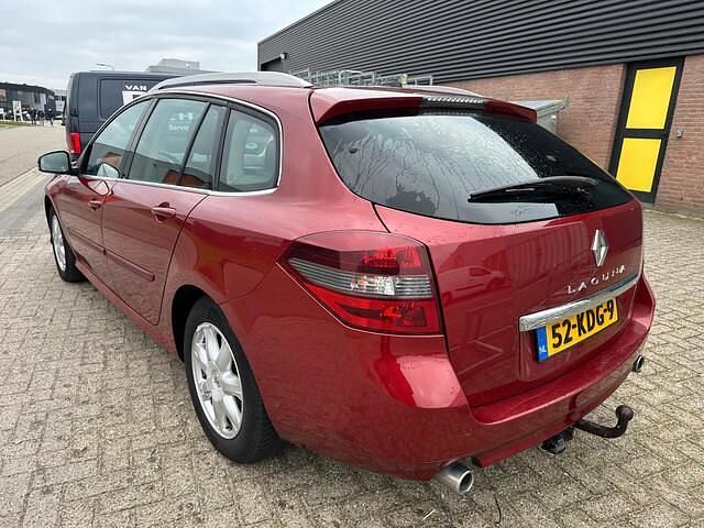 Occasion Renault Laguna III Dynamique 150 PK (110 kW) 2009 Rood (metallic) Stationwagen