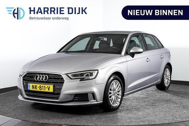 Grijs Gebruikt 2017 Audi A3 Sportback Sport Hatchback | € 14.995 (Goede deal) - Afbeelding 1/4