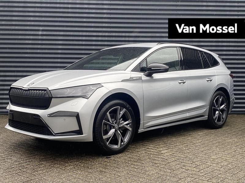 Grijs Gebruikt 2023 Skoda Enyaq iV Business Line SUV | € 37.945 - Afbeelding 1/4