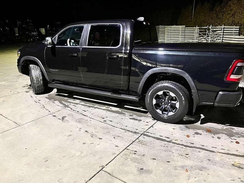 Zwart Gebruikt 2019 Dodge Ram Pickup | € 40.000 (Eerlijke prijs) - Afbeelding 1/4