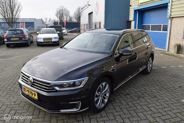 Occasion VW Passat Highline 156 PK (114 kW) 2016 Zwart Stationwagen