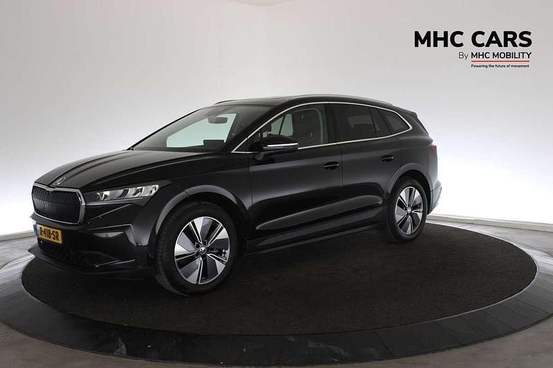 Zwart Gebruikt 2022 Skoda Enyaq iV SUV | € 30.900 (Super prijs) - Afbeelding 1/4