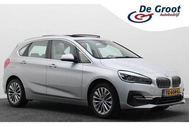 Grijs Gebruikt 2018 BMW 220 Executive Stationwagen | € 24.950 (Eerlijke prijs) - Afbeelding 1/4