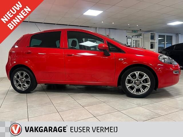 Occasion Fiat Punto Evo 100 PK (73 kW) 2018 Rood Hatchback