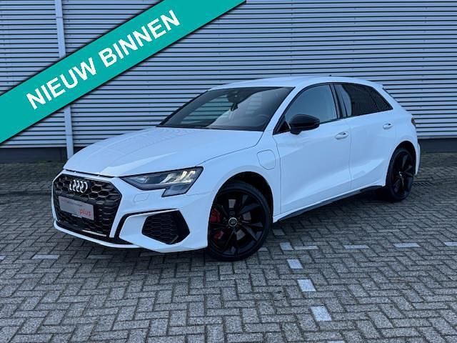 Occasion Audi A3 Sportback Black Edition 150 PK (110 kW) 2021 Wit Hatchback