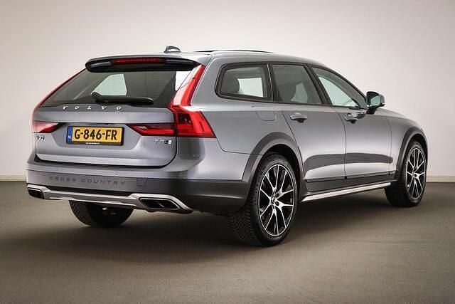 Occasion Volvo V90 CC Pro 251 PK (184 kW) 2019 Grijs Stationwagen