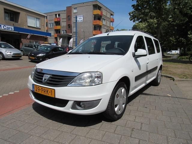Wit Gebruikt 2011 Dacia Logan Sedan | € 3.750 (Goede deal) - Afbeelding 1/4