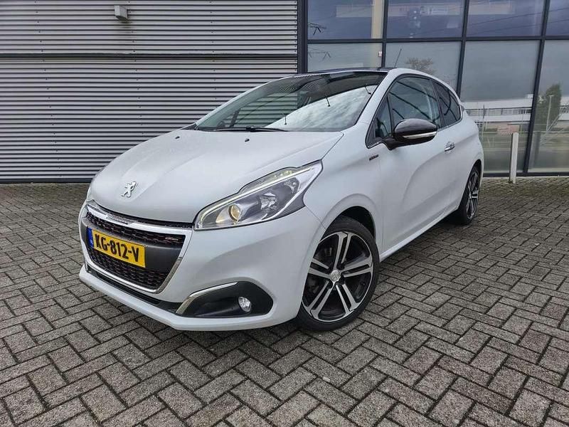 Wit Occasion 2016 Peugeot 208 GT-line Hatchback | € 6.450 (Goede deal) - Afbeelding 1/4