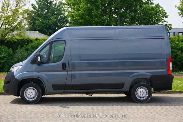 Occasion Opel Movano 140 PK (102 kW) 2023 Grijs Van