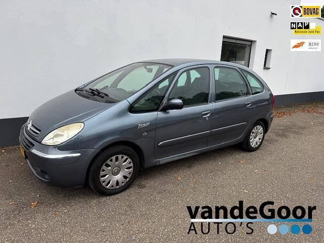 Grijs Gebruikt 2006 Citroën Xsara Picasso MPV | € 899 (Eerlijke prijs) - Afbeelding 1/4