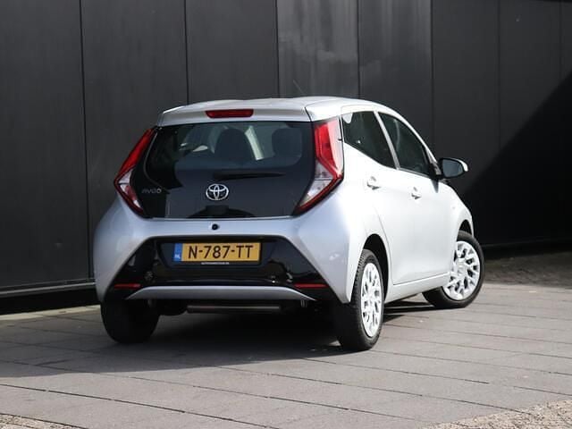 Occasion Toyota Aygo X-play 72 PK (52 kW) 2022 Grijs Hatchback
