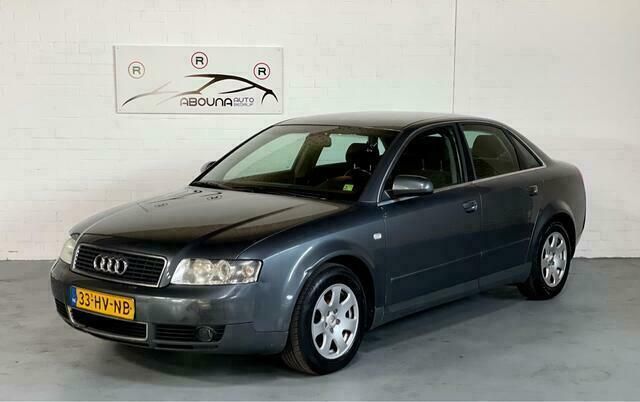 Grijs Gebruikt 2002 Audi A4 Sedan | € 2.250 - Afbeelding 1/4