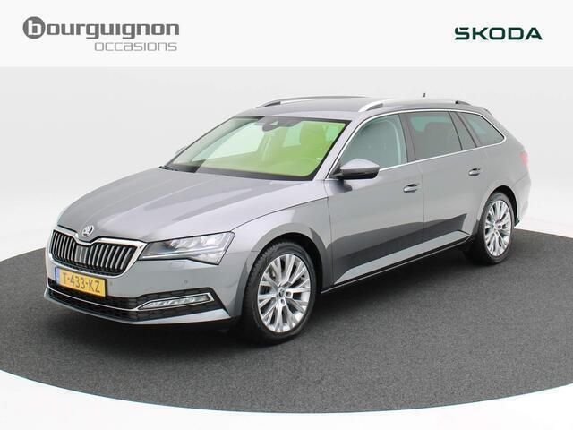 Grijs Gebruikt 2023 Skoda Superb Business Line Stationwagen | € 28.500 (Goede deal) - Afbeelding 1/4