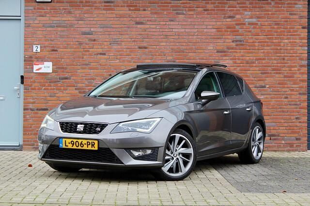 Grijs Gebruikt 2016 Seat Leon CONNECT Hatchback | € 15.995 (Iets duurder) - Afbeelding 1/4