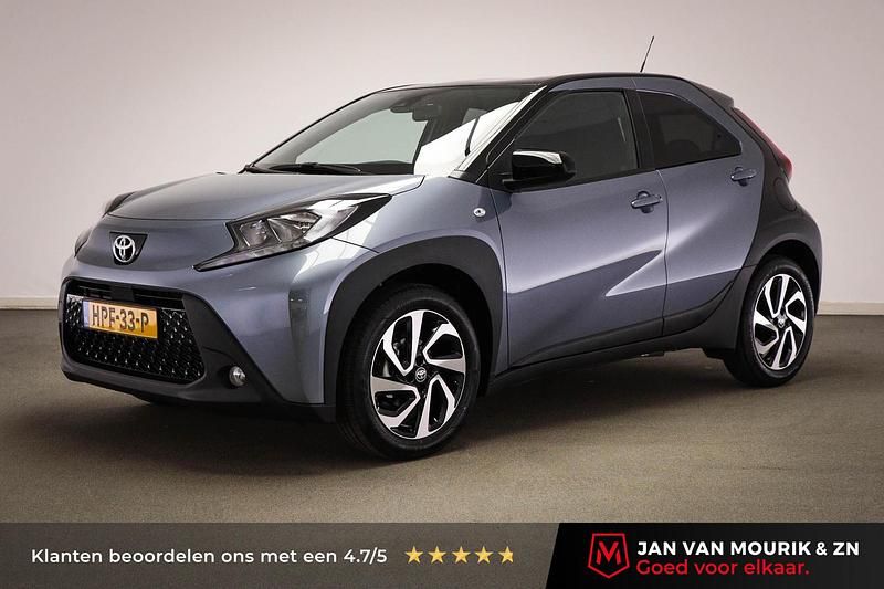 Grijs Nieuw 2025 Toyota Aygo X Pulse SUV | € 21.495 - Afbeelding 1/4