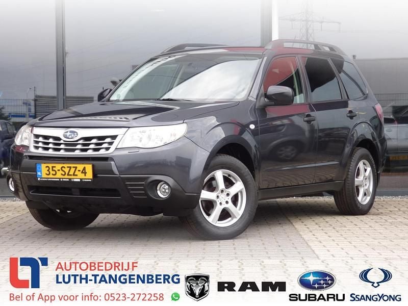 Grijs Gebruikt 2012 Subaru Forester Comfort SUV | € 11.950 (Eerlijke prijs) - Afbeelding 1/4