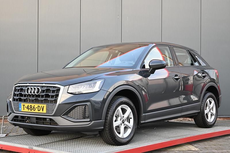 Grijs Gebruikt 2023 Audi Q2 Proline SUV | € 24.950 (Eerlijke prijs) - Afbeelding 1/4