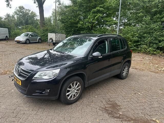 Zwart Gebruikt 2008 VW Tiguan Comfortline SUV | € 2.992 (Super prijs) - Afbeelding 1/4