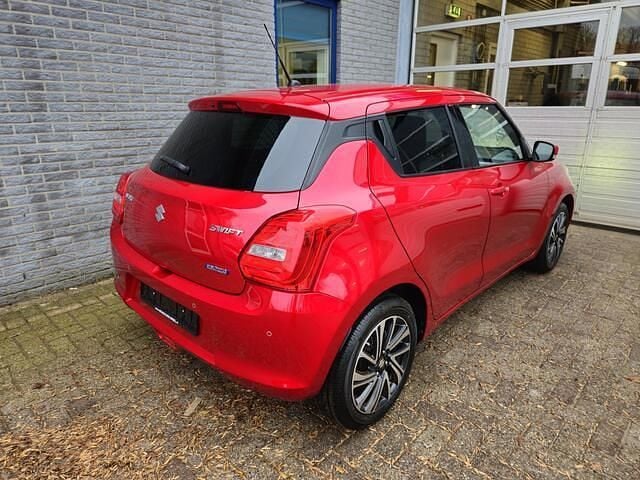Occasion Suzuki Swift Style 83 PK (61 kW) 2022 Rood Hatchback