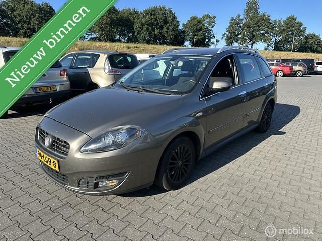 Bruin Gebruikt 2010 Fiat Croma Hatchback | € 999 - Afbeelding 1/4