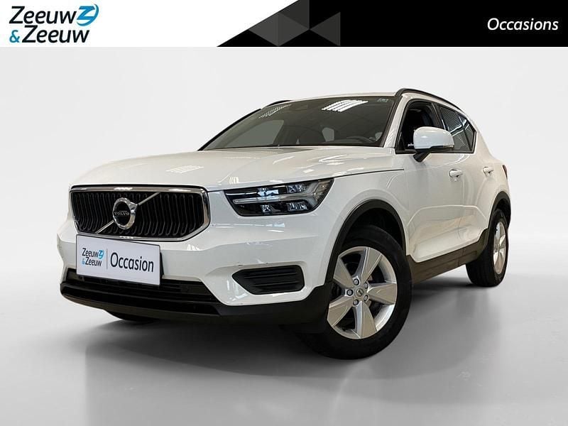 Wit Occasion 2022 Volvo XC40 Momentum SUV | € 27.850 (Super prijs) - Afbeelding 1/4