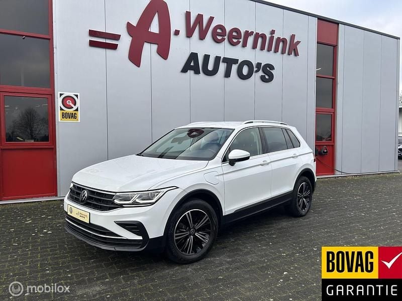 Wit Gebruikt 2021 VW Tiguan Business+ SUV | € 28.750 (Super prijs) - Afbeelding 1/4