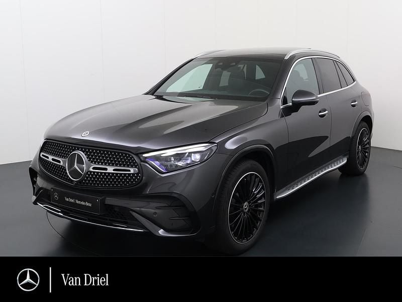 Grijs (metallic) Gebruikt 2023 Mercedes GLC300e AMG line SUV | € 66.950 (Duur) - Afbeelding 1/4