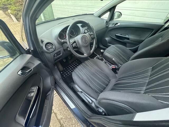 Occasion Opel Corsa Edition 95 PK (69 kW) 2010 Blauw Hatchback