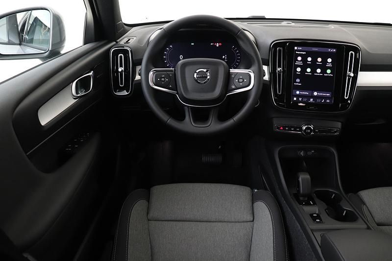 Occasion Volvo XC40 Core 163 PK (119 kW) 2025 Zilver SUV