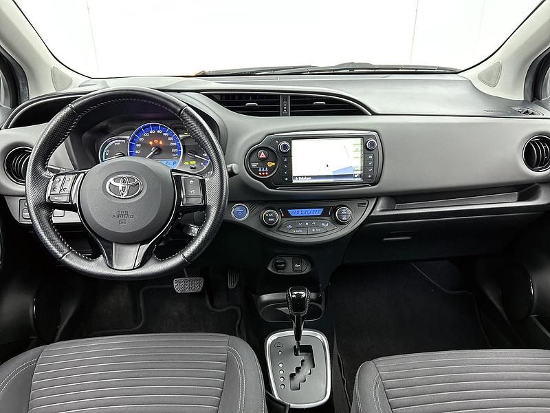 Occasion Toyota Yaris Hybrid 99 PK (72 kW) 2016 Zwart Hatchback