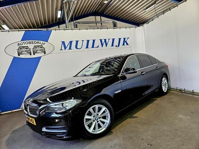 Zwart Gebruikt 2015 BMW 520 Basis Sedan | € 17.950 (Eerlijke prijs) - Afbeelding 1/4