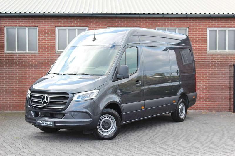 Grijs Gebruikt 2024 Mercedes Sprinter Van | € 45.500 (Goede deal) - Afbeelding 1/4