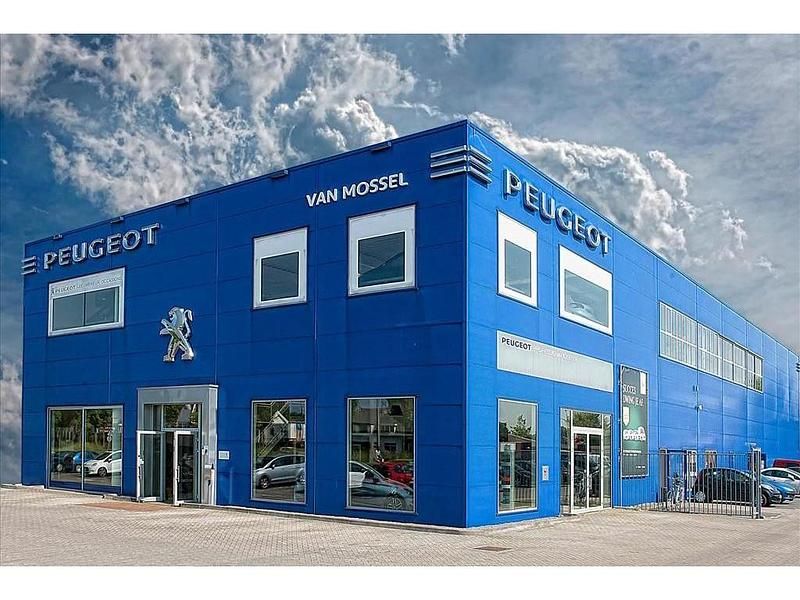 Zwart Gebruikt 2021 Peugeot 108 Allure Hatchback | € 11.940 (Eerlijke prijs) - Afbeelding 1/2