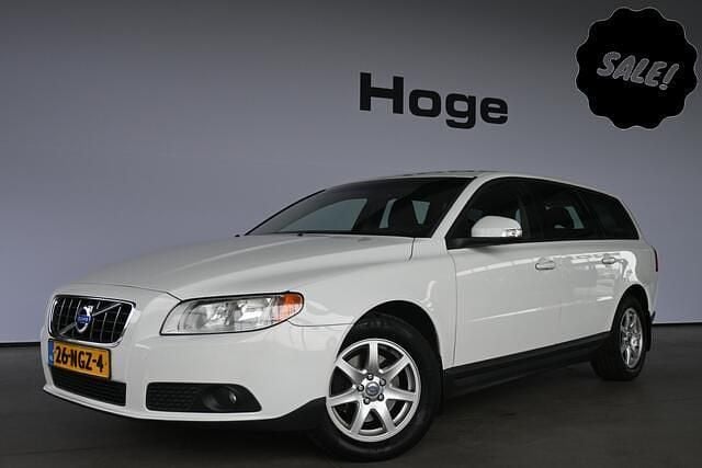 Wit Gebruikt 2010 Volvo V70 Stationwagen | € 3.450 (Goede deal) - Afbeelding 1/4