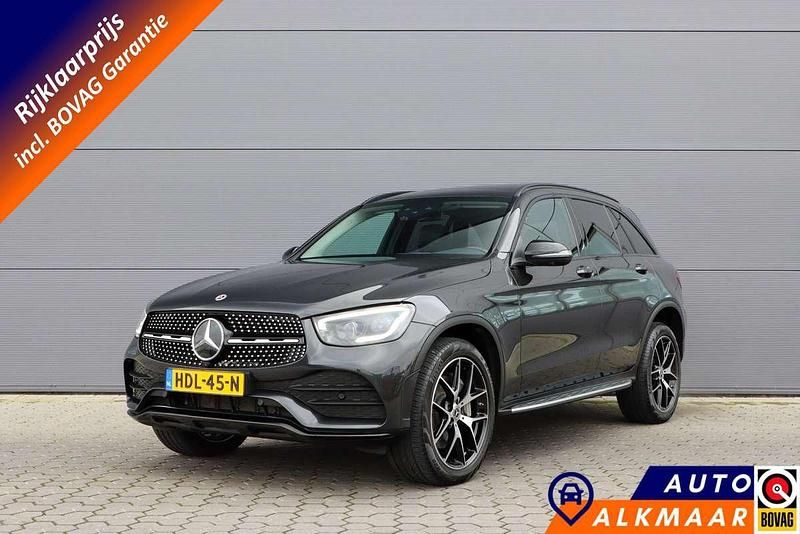 Grijs, metallic lak Gebruikt 2021 Mercedes GLC300 Business SUV | € 44.900 (Eerlijke prijs) - Afbeelding 1/4