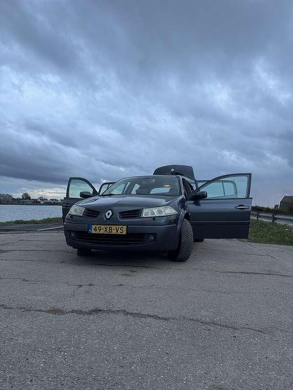 Gebruikt 2007 Renault Mégane II Sedan | € 999 (Eerlijke prijs) - Afbeelding 1/4