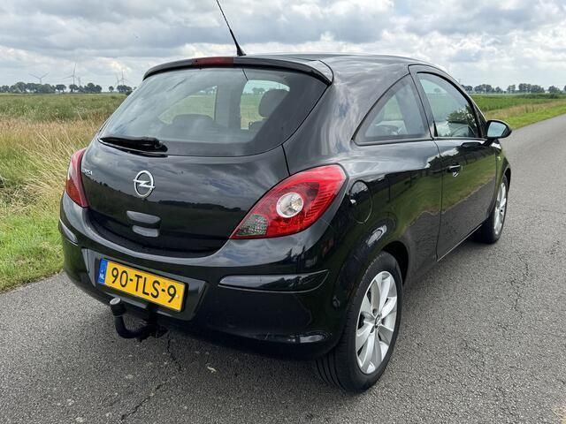 Occasion Opel Corsa Edition 86 PK (63 kW) 2012 Zwart Hatchback