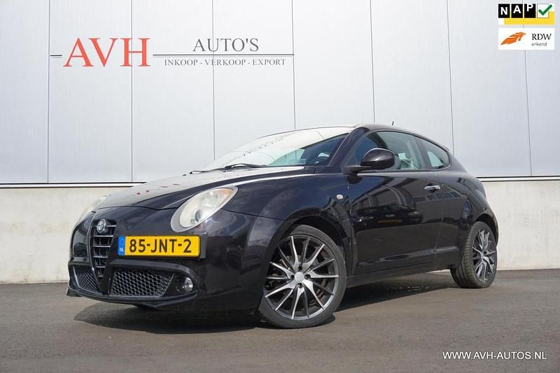 Hatchback Gebruikt 2009 Alfa Romeo MiTo Distinctive Hatchback | € 2.950 (Eerlijke prijs) - Afbeelding 1/4