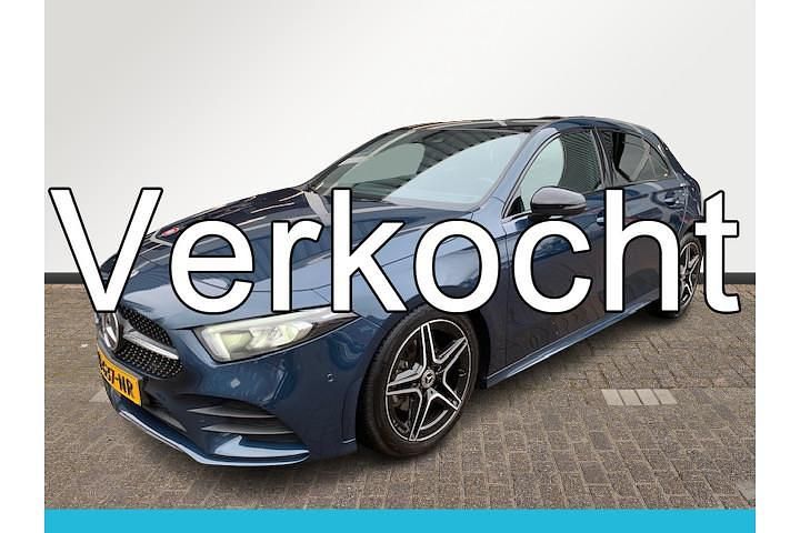 Blauw Occasion 2020 Mercedes A180 Business Hatchback | € 27.498 (Eerlijke prijs) - Afbeelding 1/4