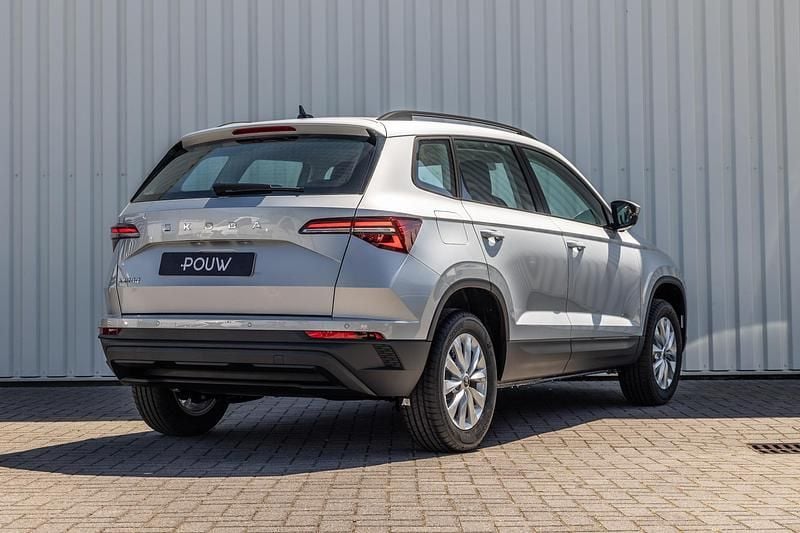 Nieuw Skoda Karoq Selection 116 PK (85 kW) 2025 Zilver, metallic lak SUV