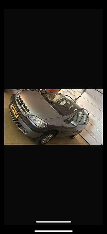 Grijs Gebruikt 2003 Opel Zafira Elegance MPV | € 1.450 (Eerlijke prijs) - Afbeelding 1/4