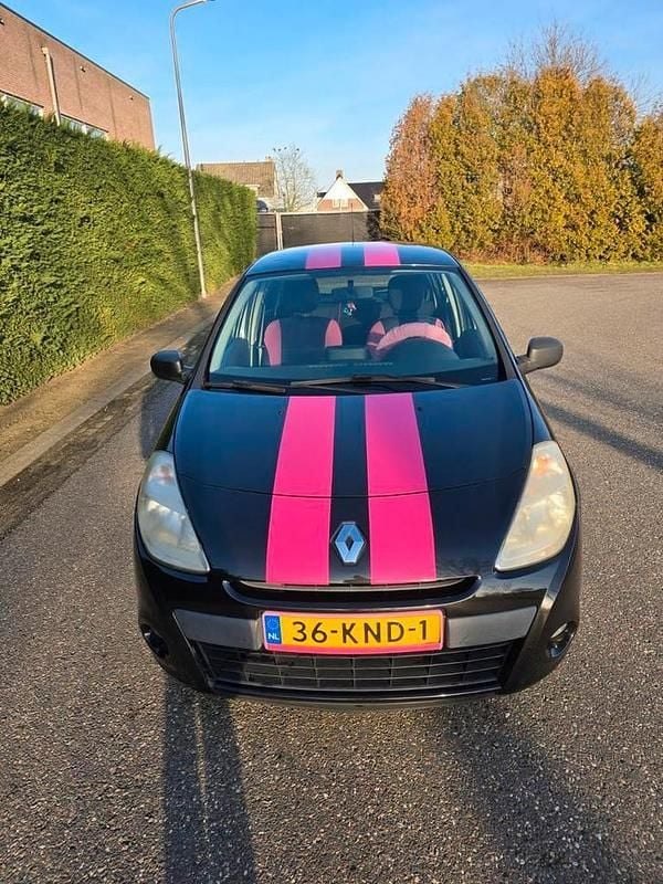 Occasion 2010 Renault Clio R.S. Hatchback | € 2.500 (Eerlijke prijs) - Afbeelding 1/4