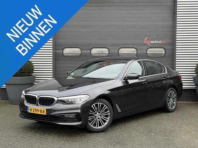 Grijs Occasion 2020 BMW 520 Executive Sedan | € 24.900 (Super prijs) - Afbeelding 1/4